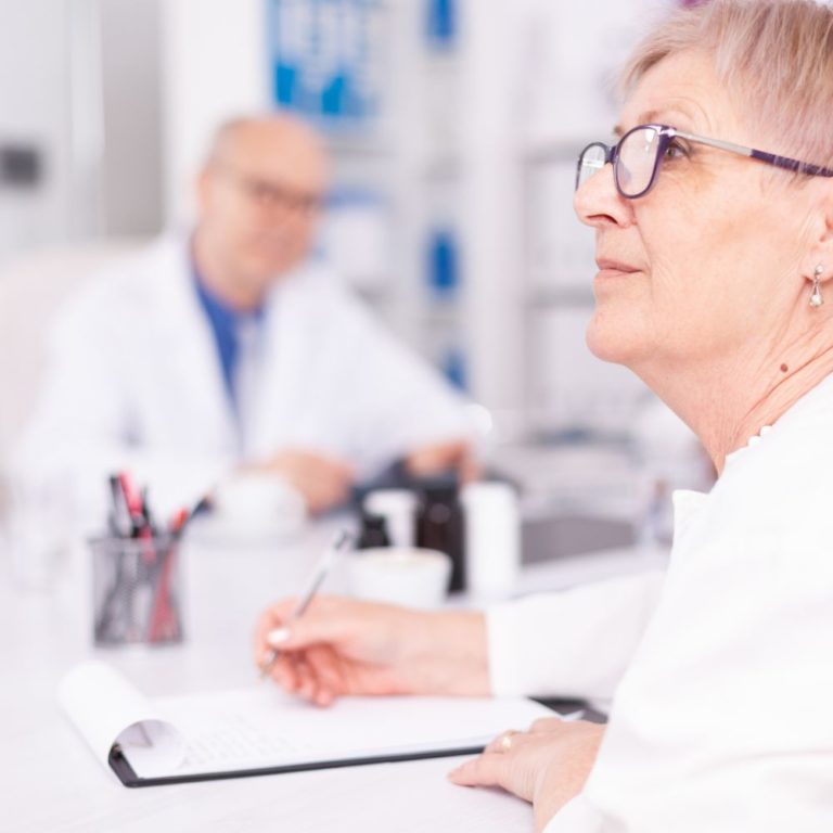 medical professional 1000x1000 16 1 768x768