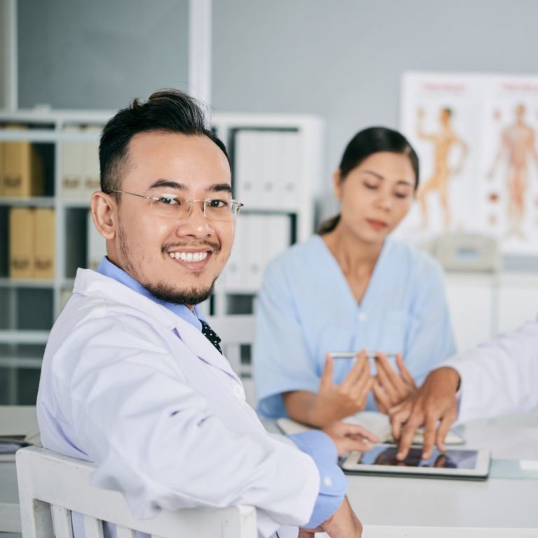 medical professional 1000x1000 2 1 768x768