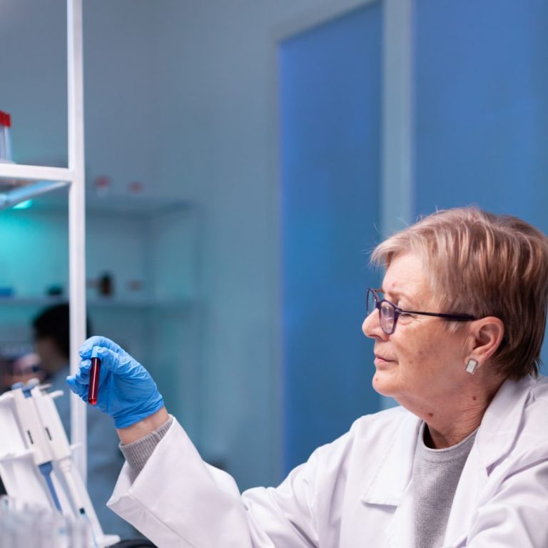 medical professional 1000x1000 27 3 768x768